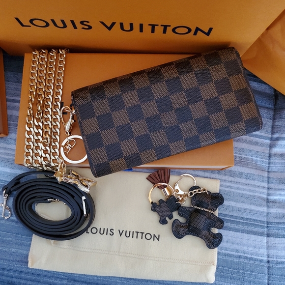 🤎Auth Louis Vuitton Damier Ebene Sarah Wallet 🤎 - Picture 3 of 16